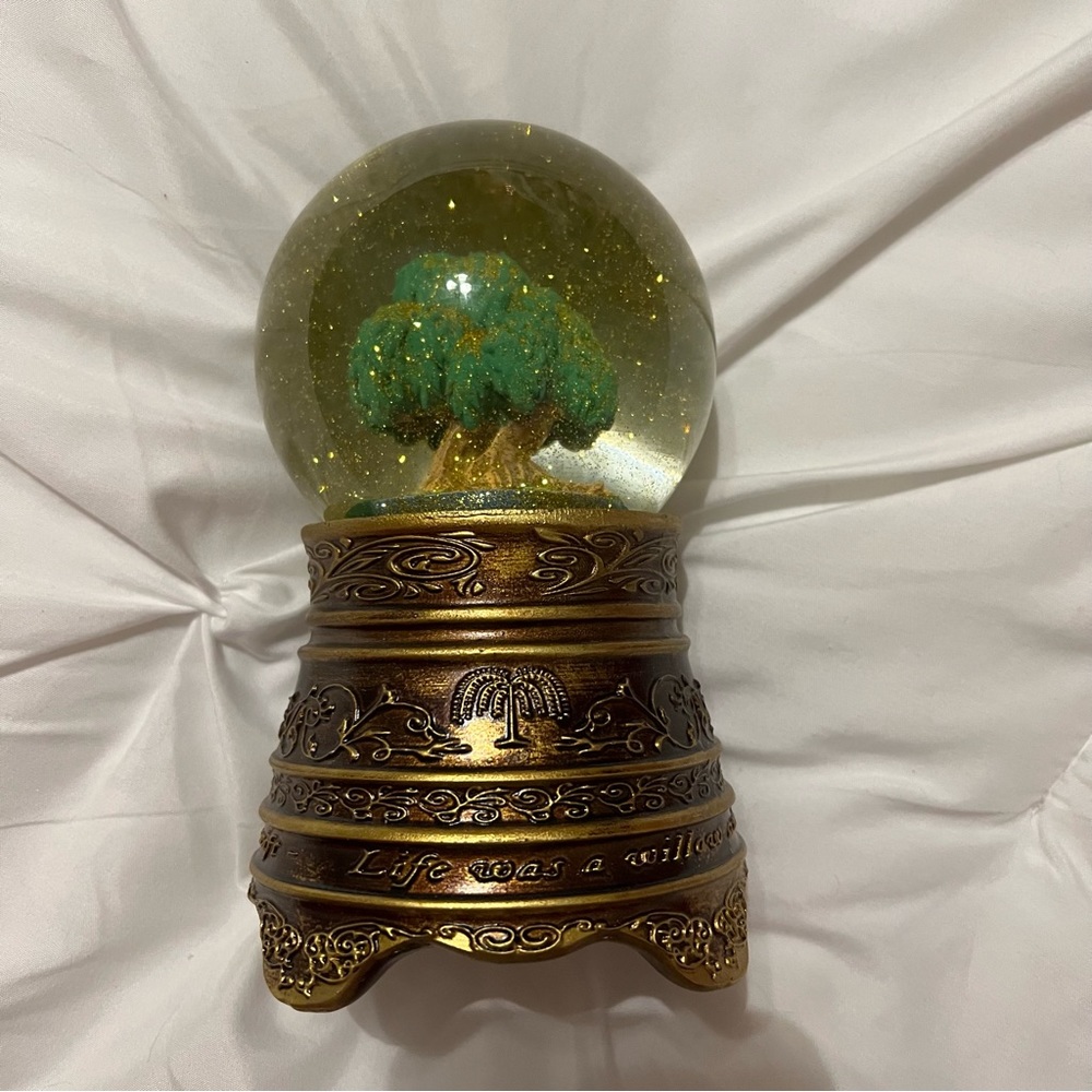 Taylor Swift Willow Snowglobe